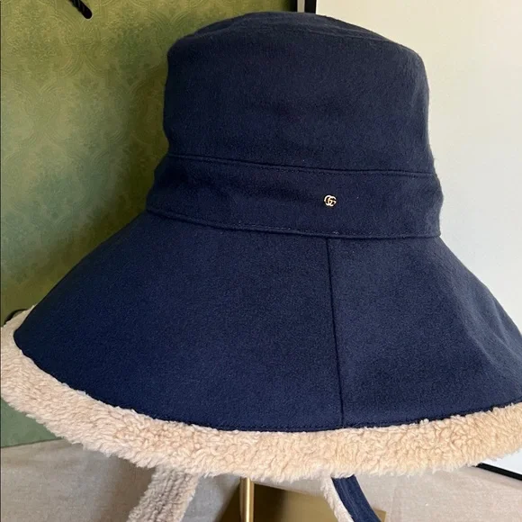 Gucci Women's Navy blue and Tan Bucket Hat - Picture 4 of 9